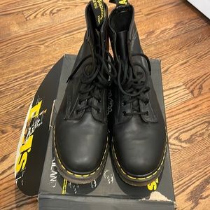 Dr Marten classic black boots!